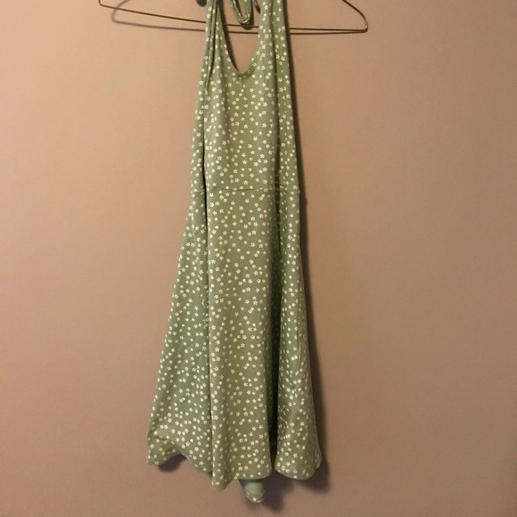 Green flower tie back halter dress - Picture 4 of 15